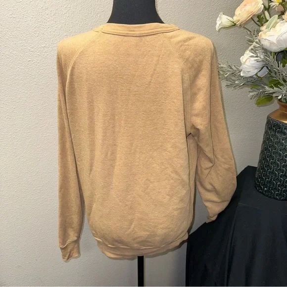 Magnolia Waco TX Graphic Sweatshirt Tan Cozy Pullover Large - Picture 4 of 10